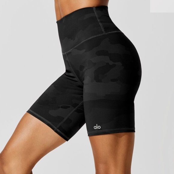 ALO Yoga Pants - ALO Yoga High Waist 7" Vapor Shorts Black Camo